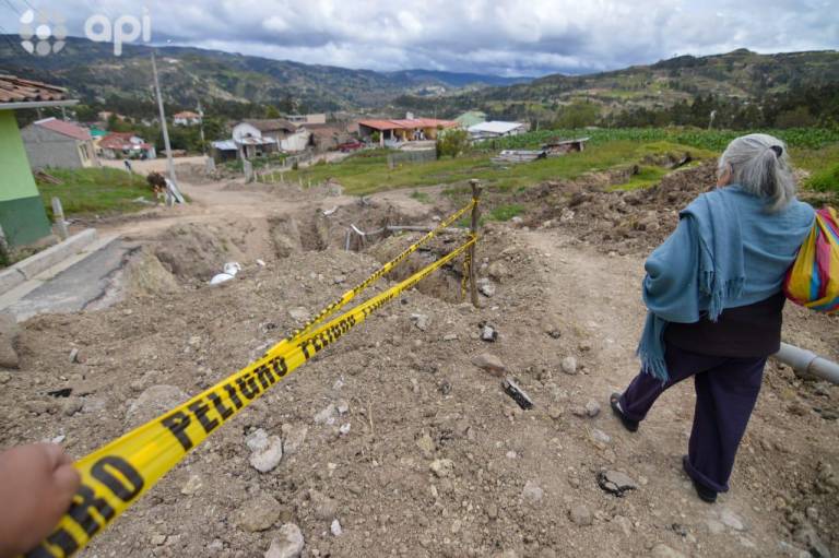 $!Emergencia en Nabón: casas destruidas por deliszamiento de tierra; Gobierno destina $ 7 millones