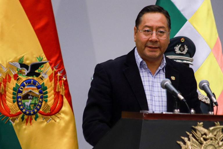 $!El presidente de Bolivia, Luis Arce, habla durante un acto de posesión del nuevo ministro de Justicia y Transparencia Institucional, César Siles.