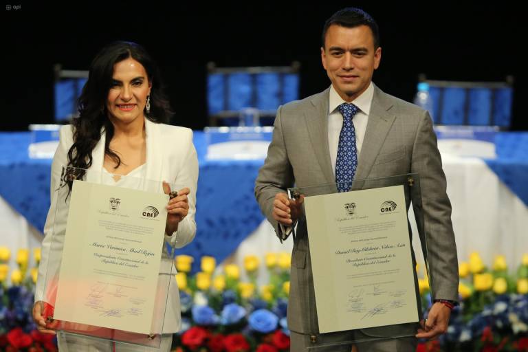 $!Fotografía de la entrega de credenciales al presidente Daniel. Noboa y vicepresidenta Verónica Abad, en Quito, tomada a mediados de noviembre. Este fue uno de los últimos eventos en el que aparecieron juntos.