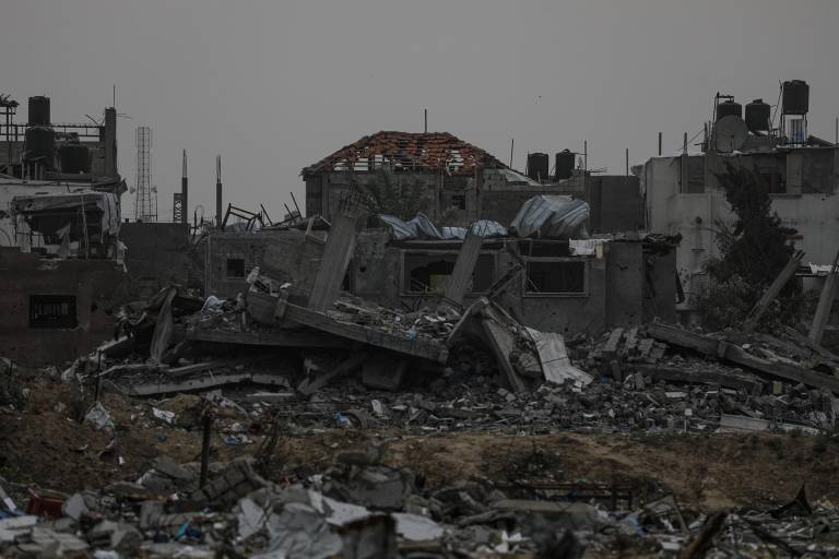 $!Casas destruidas en la ciudad de Khan Younis tras una orden de evacuación emitida por el ejército israelí, sur de la Franja de Gaza, 10 de mayo de 2024.