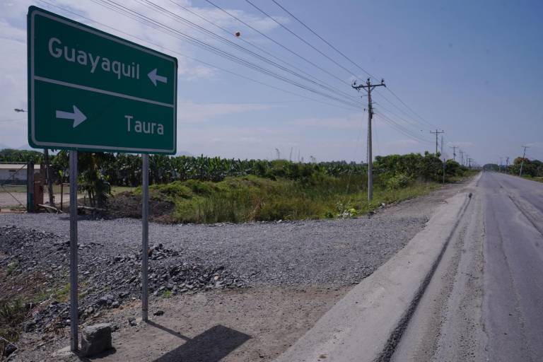 $!Ingreso de la parroquia rural Taura, en la vía Durán-Tambo.