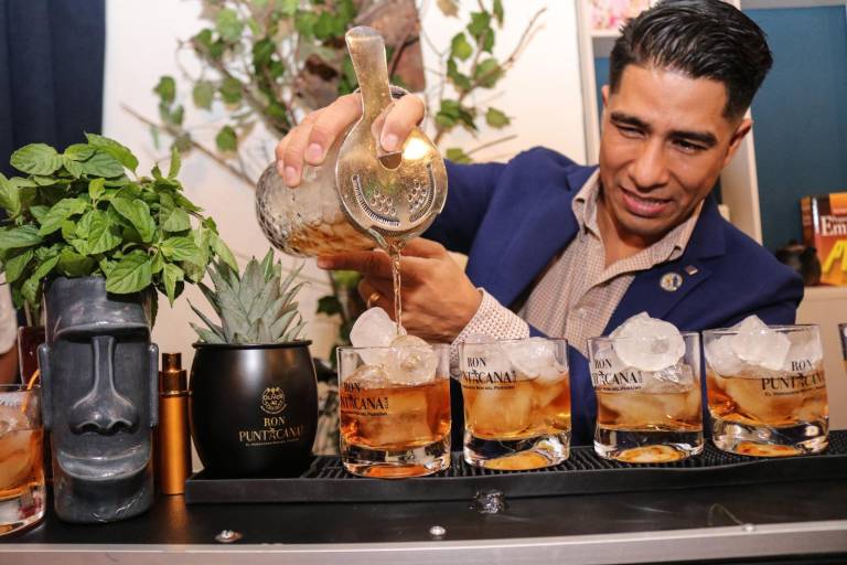 $!El concurso de coctelería reúne a los mejores bartenders del país.