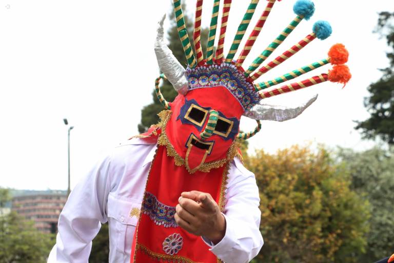 $!Ceremonia de inicio del Inty Raymi, en el Ecuador, por parte de Universidades y varios grupos sociales, en el parque del Ãrbolito.