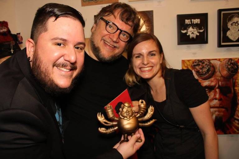 $!En 2020, lanzó su propio juguete en homenaje al maestro cineasta, Guillermo del Toro, titulado Guru del Toro. Es un juguete de vinilo en homenaje al director y su filmografía de edición limitada de 400 con la compañía Unruly Industries.