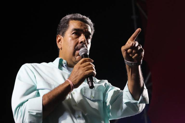 $!Esta imagen muestra al presidente venezolano, Nicolás Maduro, hablando durante un mitin dos meses después de las disputadas elecciones presidenciales en La Guaira, Venezuela, el 28 de septiembre de 2024.