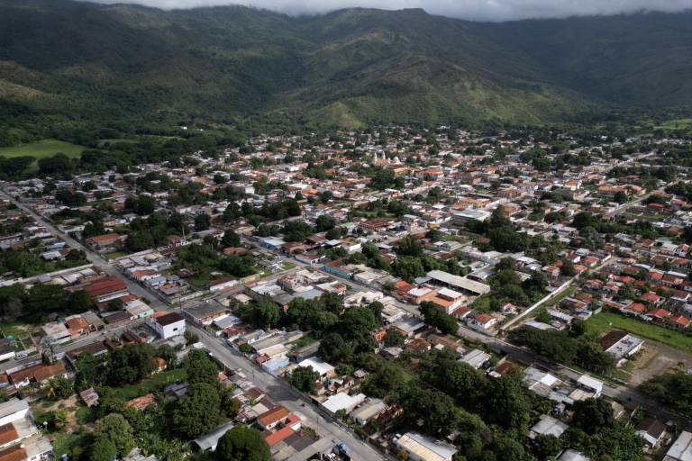 $!Vista aérea del pueblo de Montalbán en el estado Carabobo, Venezuela, tomada el 15 de junio de 2024.