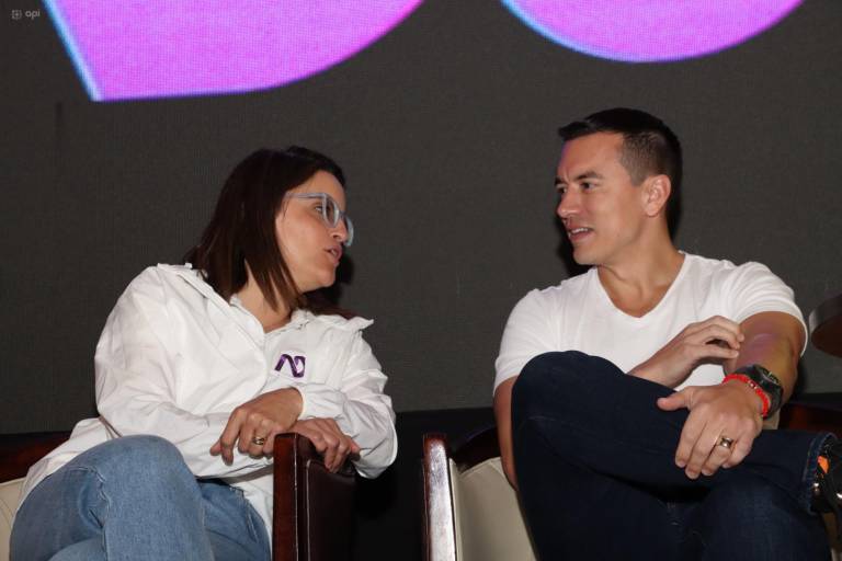 $!Fotografía tomada en la reunión nacional del movimiento oficialista ADN 7 para la proclamación de sus candidatos a dignidades nacionales 2025-2029. Daniel Noboa estuvo presente junto a la persona que eligió como compañera de fórmula, María José Pinto.