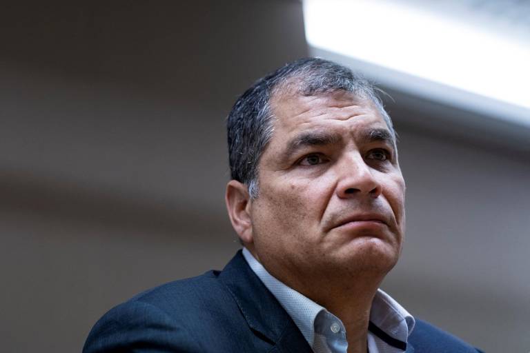 $!El expresidente de Ecuador (2007-2017), Rafael Correa, da una conferencia de prensa en el Parlamento Europeo en Bruselas, el 9 de octubre de 2019.