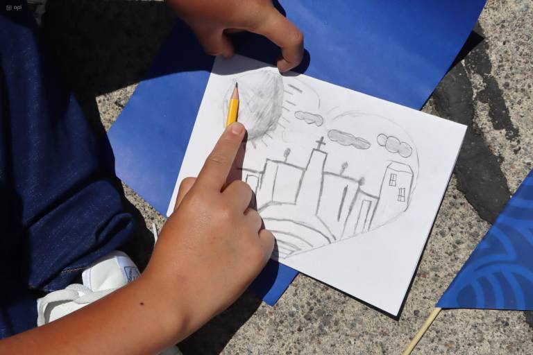 $!Uno de los dibujos realizados durante el evento que muestra a la ciudad dentro de un corazón.