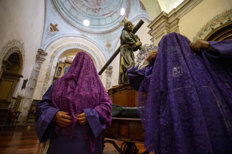 $!Vista de verónicas que acompañan la figura del Jesús del Gran Poder en el Covento de San Francisco hoy en Quito (Ecuador).