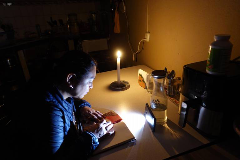 $!La crisis energética ha llevado al Gobierno a disponer cortes de luz diarios que han llegado a durar hasta 14 horas.