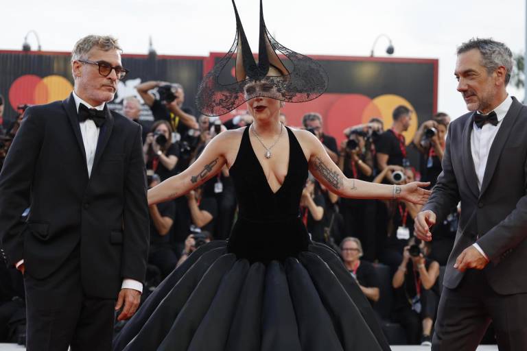 $!Joaquin Phoenix, Lady Gaga y el director Todd Phillips llegan a la premiere de Joker: Folie a Deux' en la Mostra de Venecia.