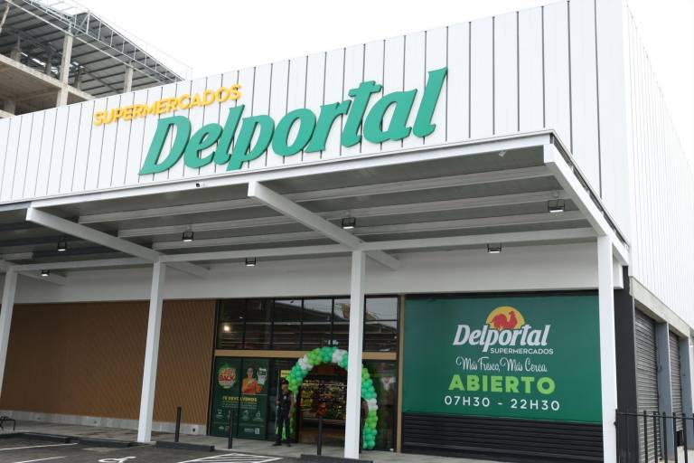 $!El nuevo Supermercado Delportal cuenta con un área total de 4.000 m², divididos en 2.000 m² de showroom y 2.000 m² de parqueo.