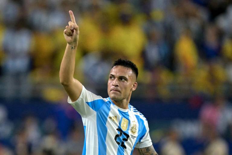 $!Lautaro Martinez celebra el único gol del encuentro que marcó contra Colombia.