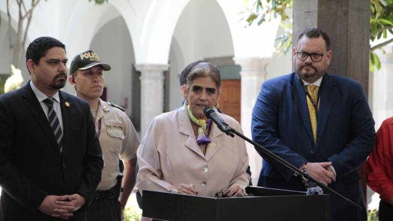 Pronunciamiento de la ministra del Interior, Mónica Palencia, sobre el juicio político en su contra, en el Palacio de Carondelet, el 3 de octubre.