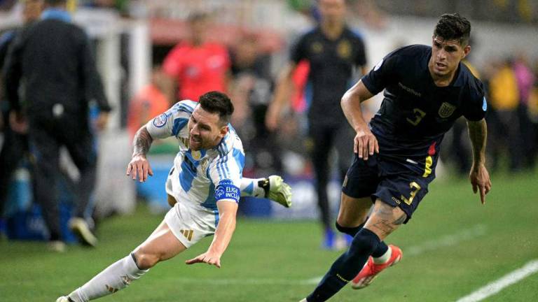 Piero Hincapié demostró una gran labor como lateral izquierdo. Por ello, Lionel Messi no apareció en el partido de cuartos de final de la Copa América.