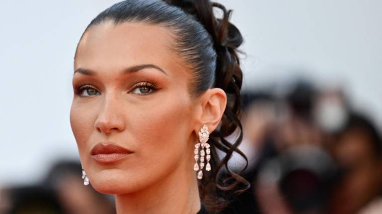 Bella Hadid a un lado en campaña de Adidas por controversia geopolítica