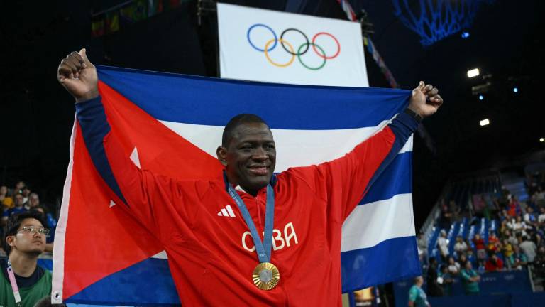 ¡Histórico! El luchador cubano Mijaín López se convirtió en el primer deportista en ganar cinco medallas de oro consecutivas