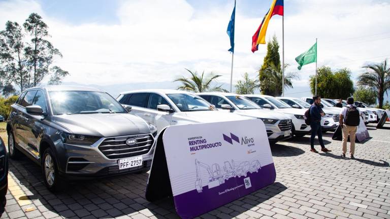 Alivo Renting proporciona vehículos nuevos y eficientes en consumo de combustible.