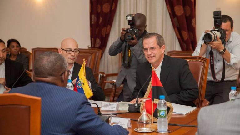 Ecuador y Angola firman acuerdos sobre cooperación económica y visados