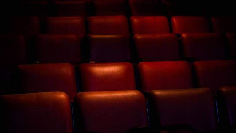 Pelea en una sala de cine de Estados Unidos escaló hasta convertirse en una balacera que acabó con la vida de un hombre