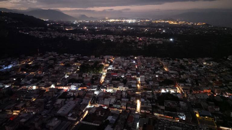 Dan ganas de llorar: Ecuador inicia apagones programados de hasta 14 horas diarias por tres días