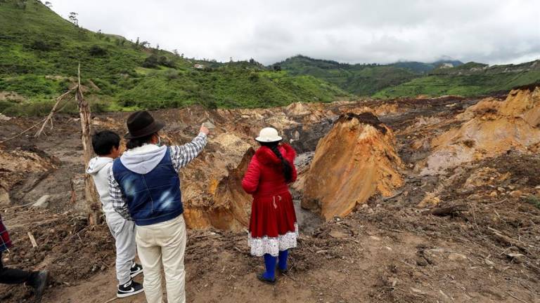 Las afectaciones que dejó el alud que sepultó casas y animales en Chunchi