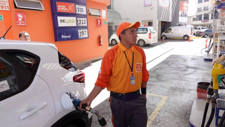 Nuevos precios de las gasolinas Extra y Ecopaís rigen desde este 12 de octubre en Ecuador