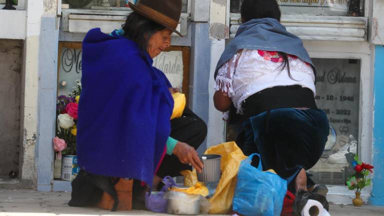 Día de difuntos: comer y beber junto a los muertos, la tradición de las familias y los difuntos para celebrar su día