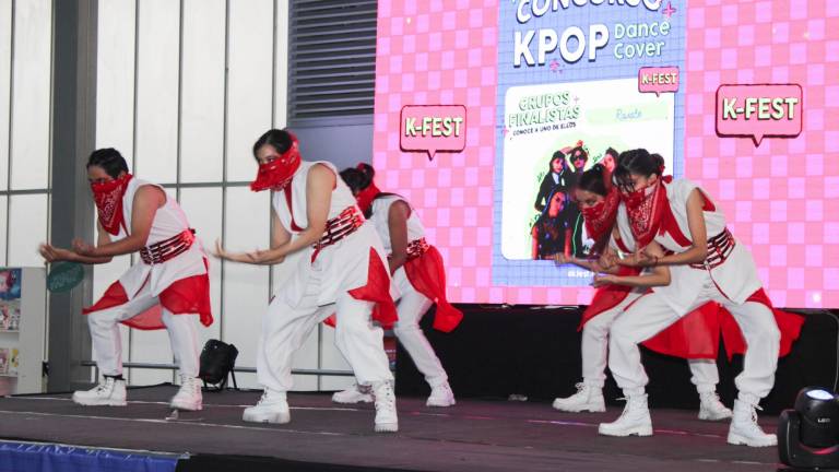 Los concursos de K-pop dance cover son uno de los puntos más esperados del evento, con premios de $700 para el primer lugar y $300 para el segundo, además de gift cards para los finalistas.