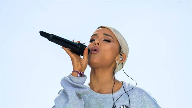 Ariana Grande se casó en secreto con su novio Dalton Gómez