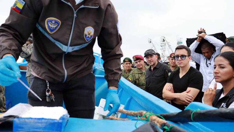 Presidente Noboa recorre Manta para supervisar operativos de seguridad y decomiso de drogas