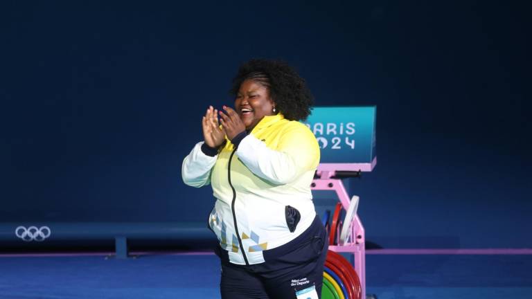 Con una sonrisa y un diploma: Lisseth Ayoví finaliza en cuarto lugar de halterofilia +81 kg en París 2024