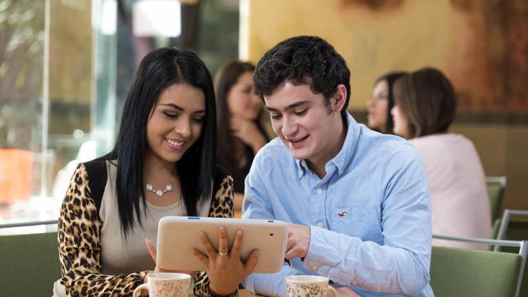 Los estudiantes tienen recursos innovadores para su formación académica.