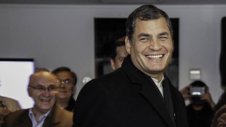 La mentira sobre Rafael Correa que se difunde en redes sociales desde hace tres años