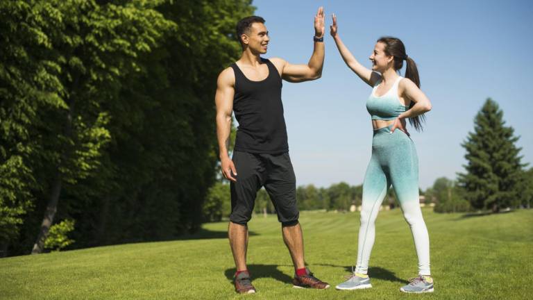 Beneficios tangibles que te brinda el ejercicio en pareja para la salud individual y la relación.