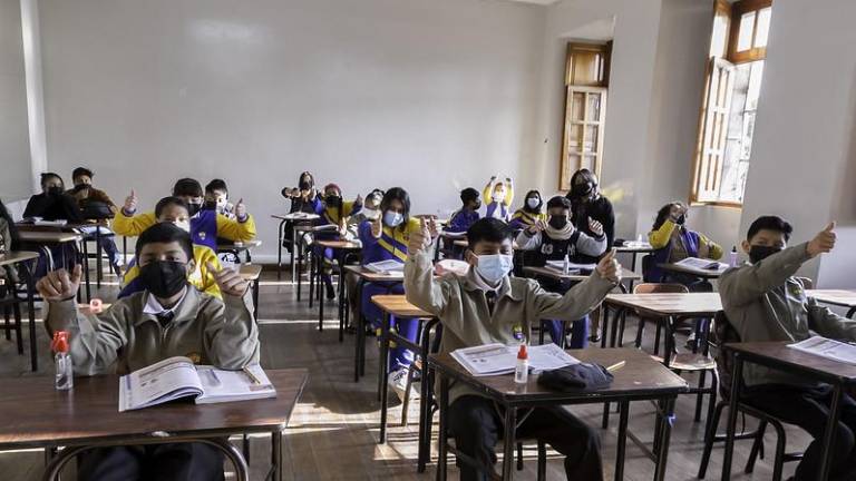 Municipio de Guayaquil da paso a clases presenciales y condona multas a entidades educativas