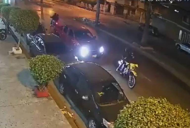 $!Los sujetos armados implicados en el asesinato escaparon a bordo de dos motocicletas.