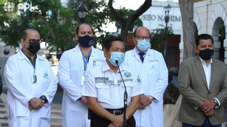 Hospitales llenos en Guayaquil y 38% de ausentismo en programa de vacunación contra la COVID