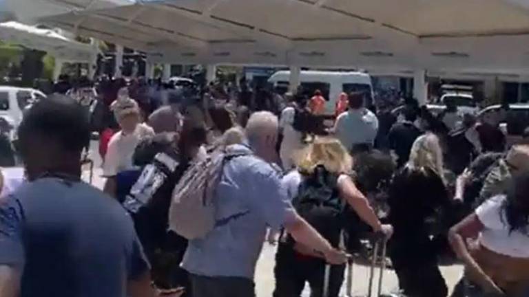 Autoridades descartan tiroteo en aeropuerto de Cancún y explican lo que desató el caos