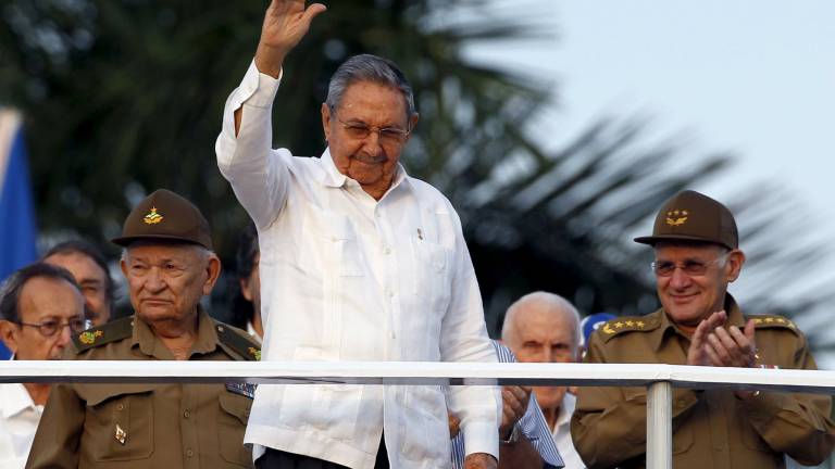 Raúl Castro será recibido por Hollande en París