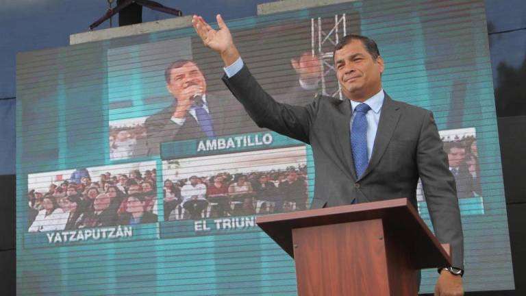 Correa piensa corregir los errores de la Asamblea Constituyente de Montecristi