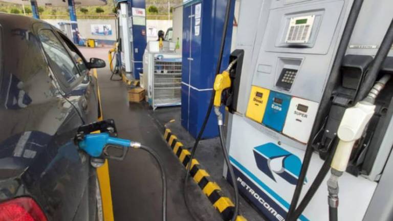 SRI impone multas de $4.600 a gasolineras por no entregar comprobantes de venta: estas son las sanciones