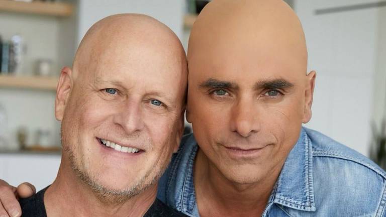 John Stamos visitó a Dave Coulier con una gorra de calvo y le alegró el día a su amigo