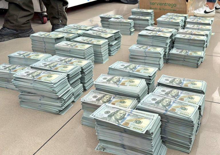 $!Millones de billetes falsos descubiertos en Quito.