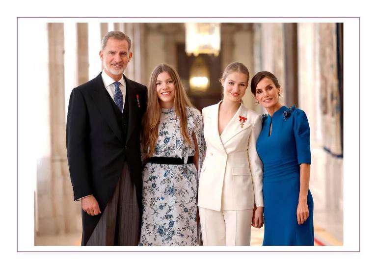 $!Imagen de la postal navideña de la familia real española de diciembre 2023.