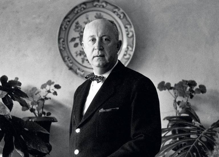 $!El diseñador francés Christian Dior fue quien creo en New Look, luego de la segunda guerra mundial.