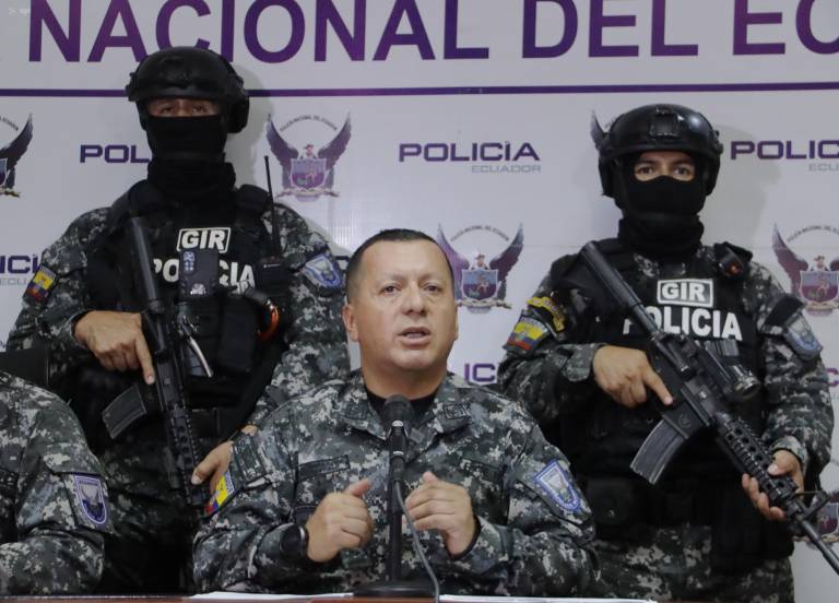 $!El comandante de Policía de la Zona 8, Victor Herrera, dio detalles sobre el asesinato del fiscal en una rueda de prensa este jueves.