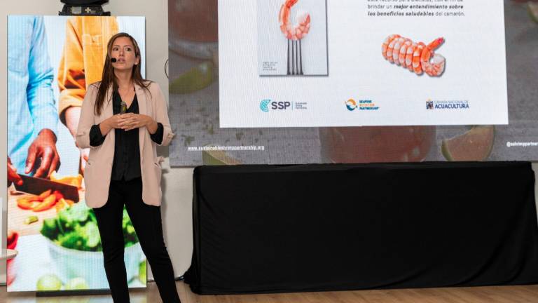 Pamela Nath, directora de Sustainable Shrimp Partnership (SSP), presentó la Guía Nutricional del Camarón.