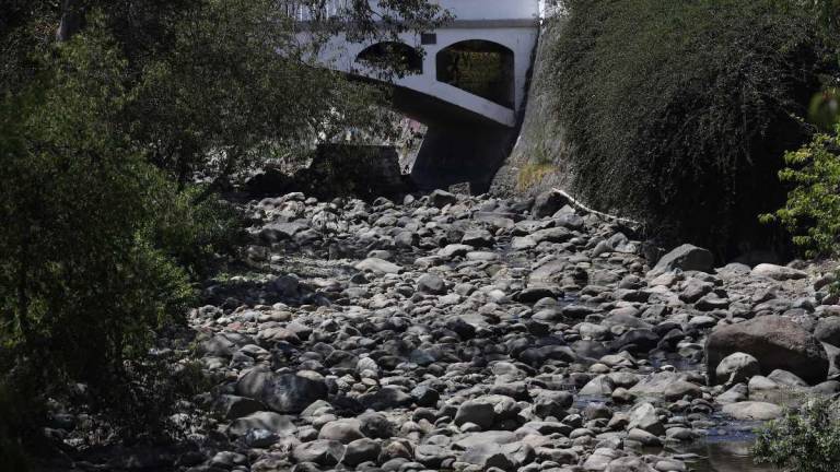 El río Tomebamba se encuentra en estiaje, según ETAPA EP. La capital azuaya sufre de 134 días de sequía hidrológica.